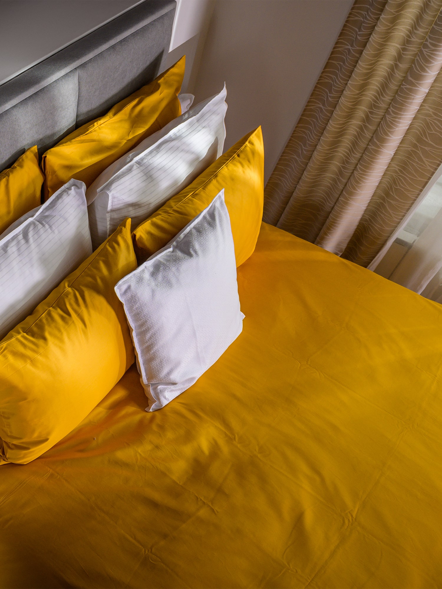 posteljina žuta zlatna plahta jastučnica
