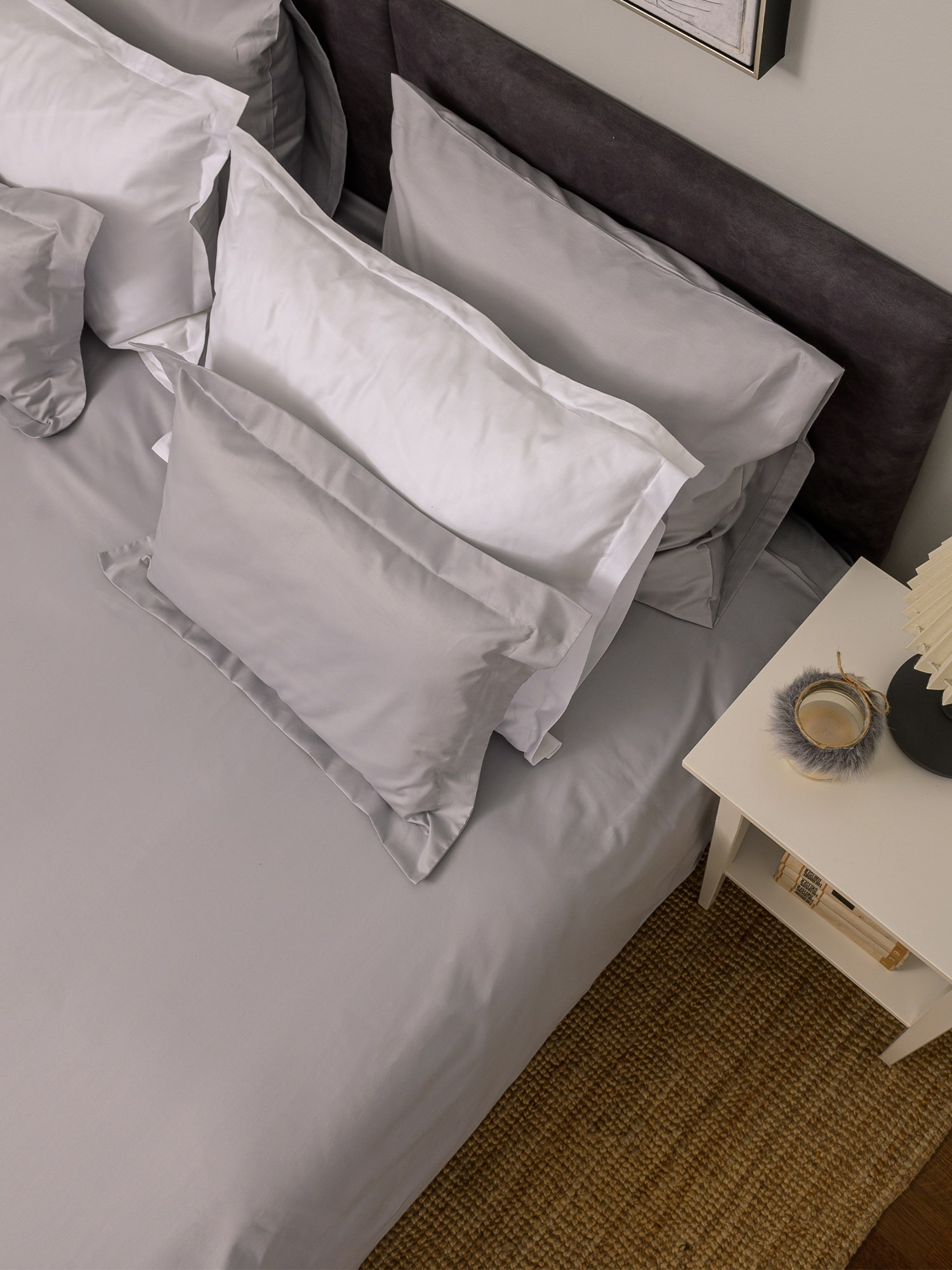 svijetlo siva srebrna damast posteljina plahta jastučnica 100 posto pamuk damast frette