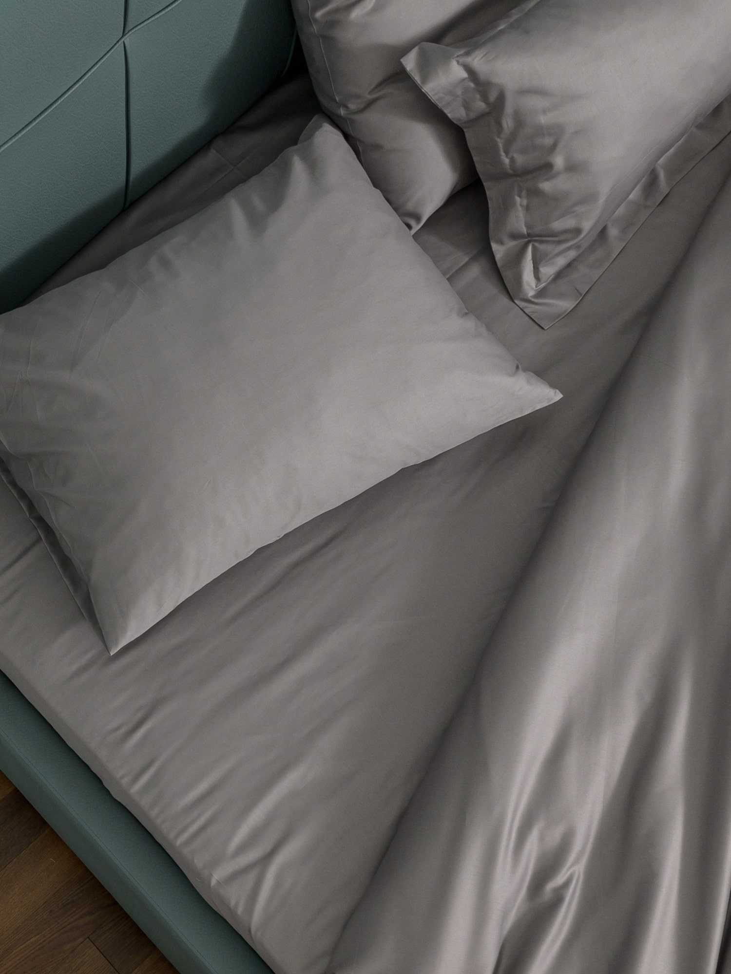 siva steel čelik posteljina jastučnica plahta